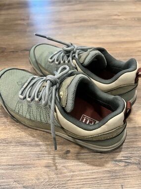 Oboz Hiking Sneaker Brand New